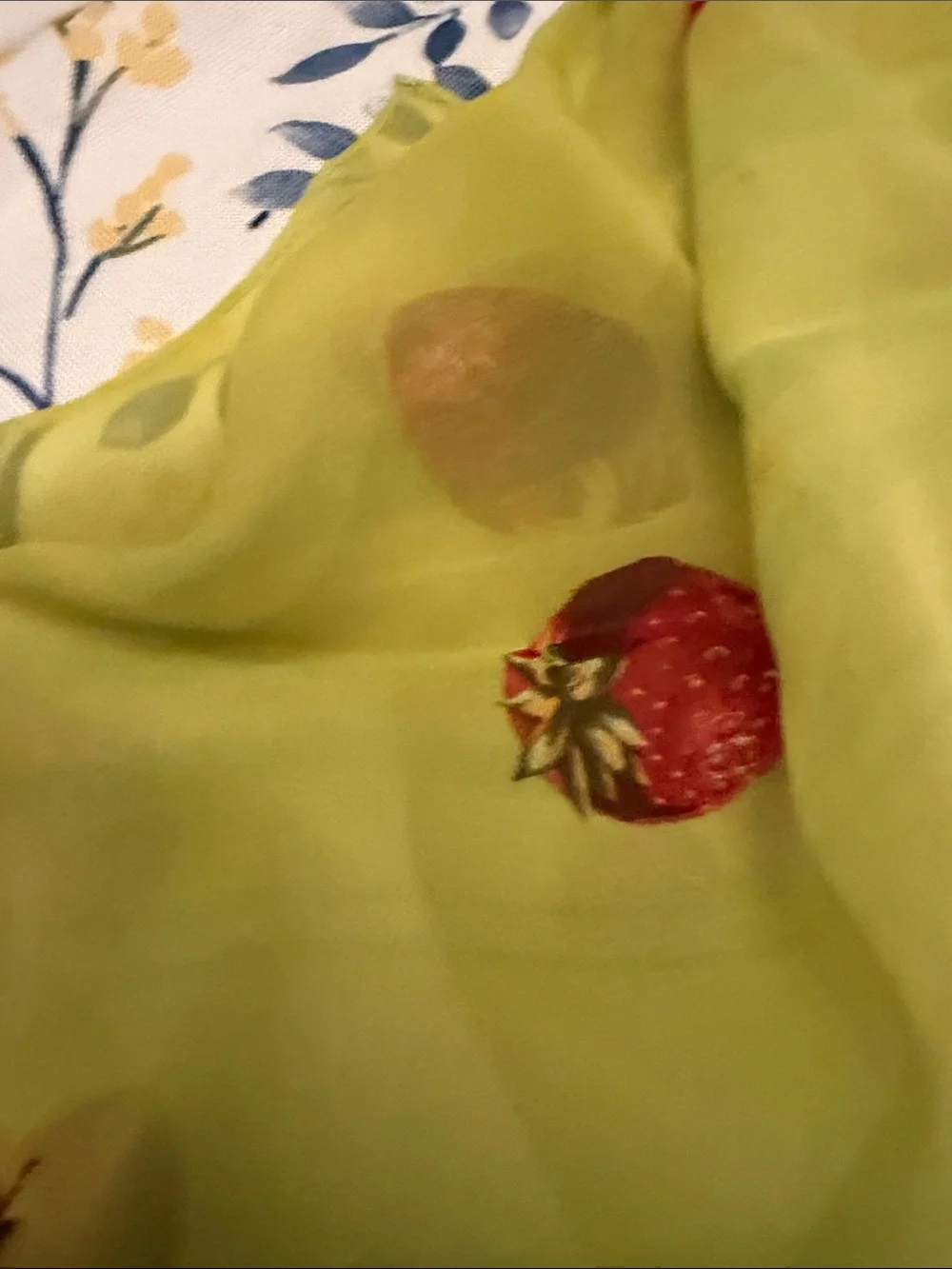 Vintage Echo Strawberry Print Scarf - Lime Green and Red ~ 100 💯 Silk 18 🍓